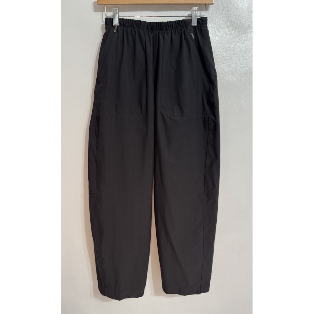 Lululemon Women's Size 4 Black Lightweight Mid-Rise Barrel Leg Crop Pants